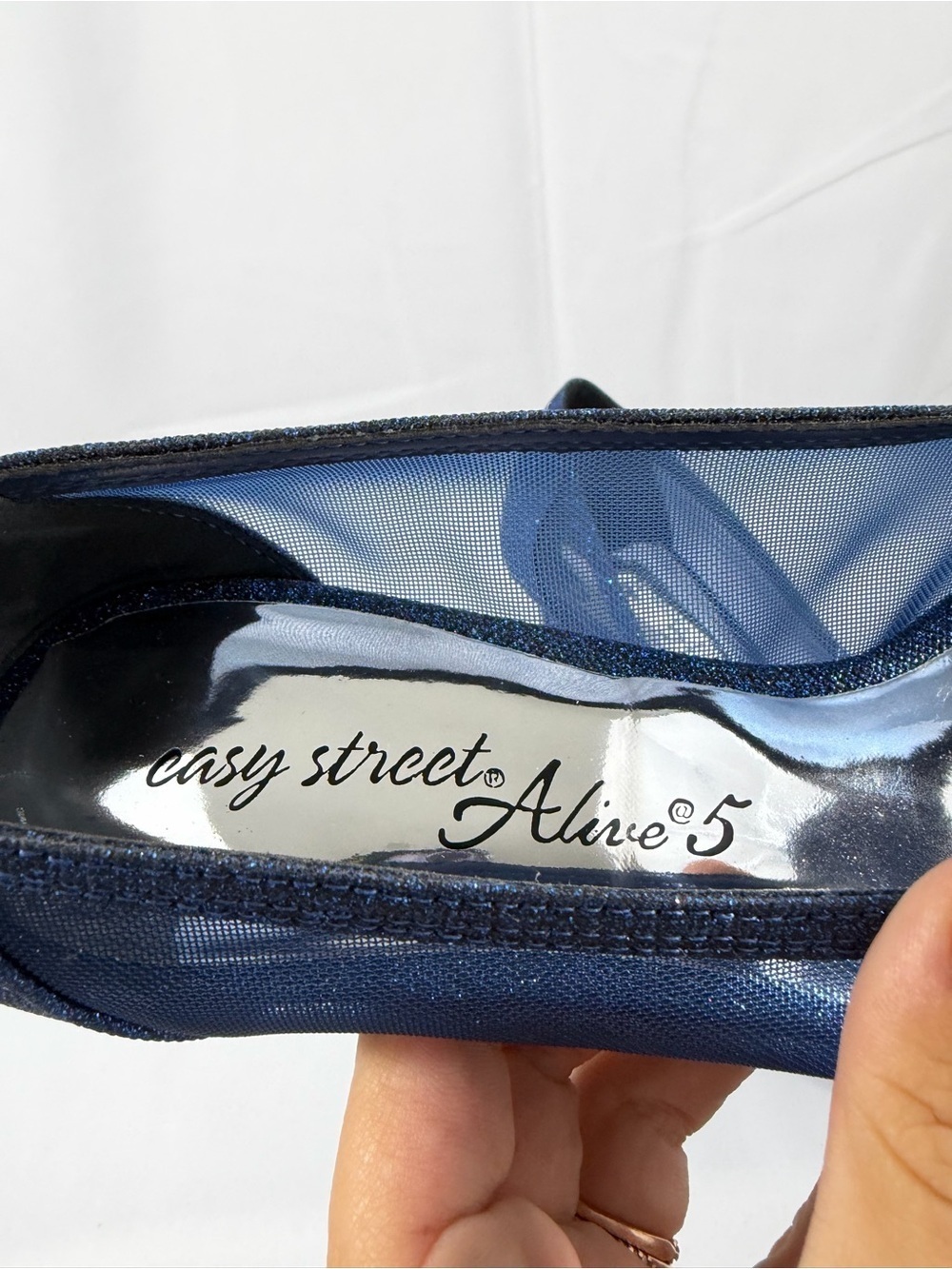 NWT easy street Women’s Size 5.5 Navy Blue Sparkly Mesh Heels - Picture 2 of 8